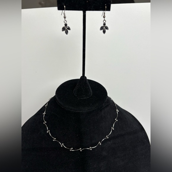 Dainty Dark Silver Tone Choker Necklace and Earring Set - Picture 3 of 5
